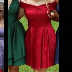 Red off the should homecoming dress, Sz M